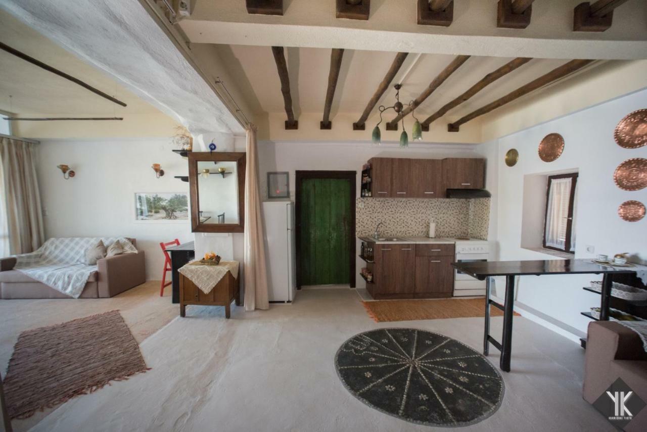 Komissa΄S Beach House Agia Pelagia Eksteriør billede