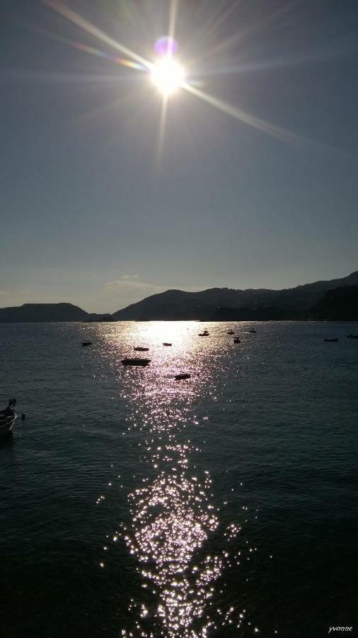 Komissa΄S Beach House Agia Pelagia Eksteriør billede