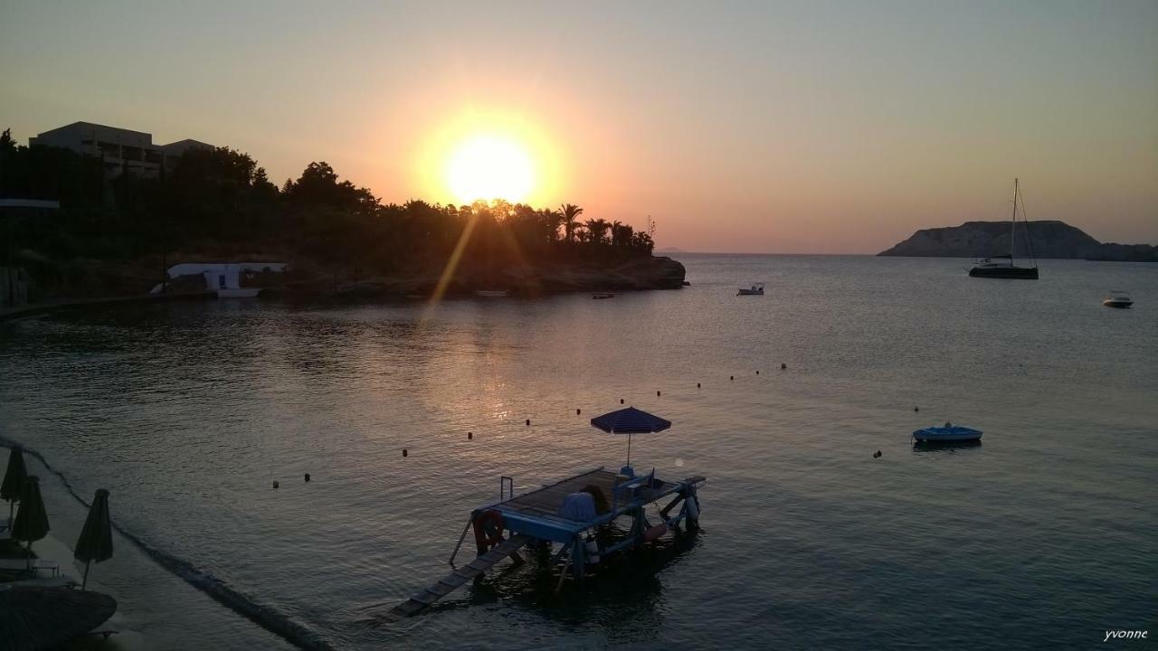 Komissa΄S Beach House Agia Pelagia Eksteriør billede