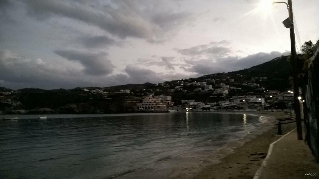 Komissa΄S Beach House Agia Pelagia Eksteriør billede