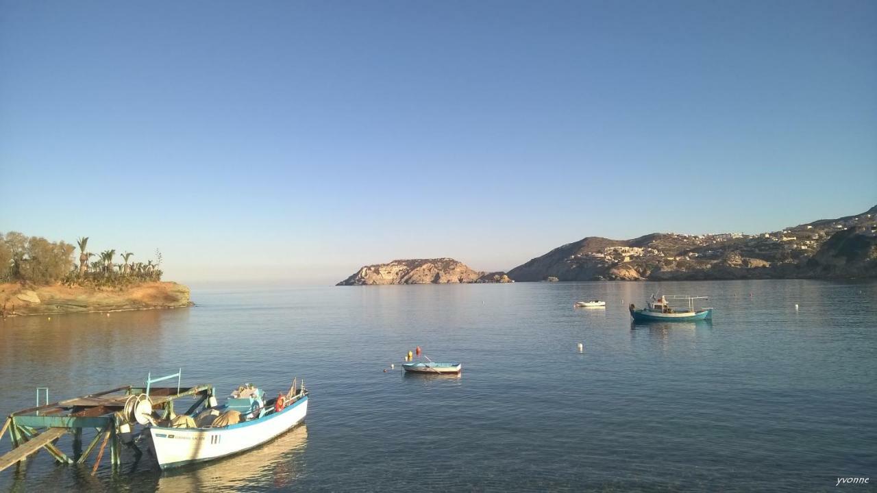 Komissa΄S Beach House Agia Pelagia Eksteriør billede