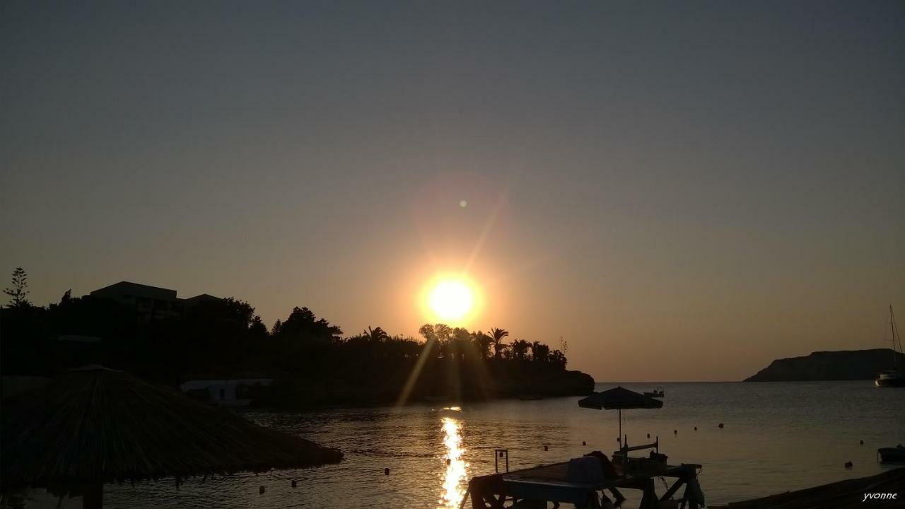 Komissa΄S Beach House Agia Pelagia Eksteriør billede