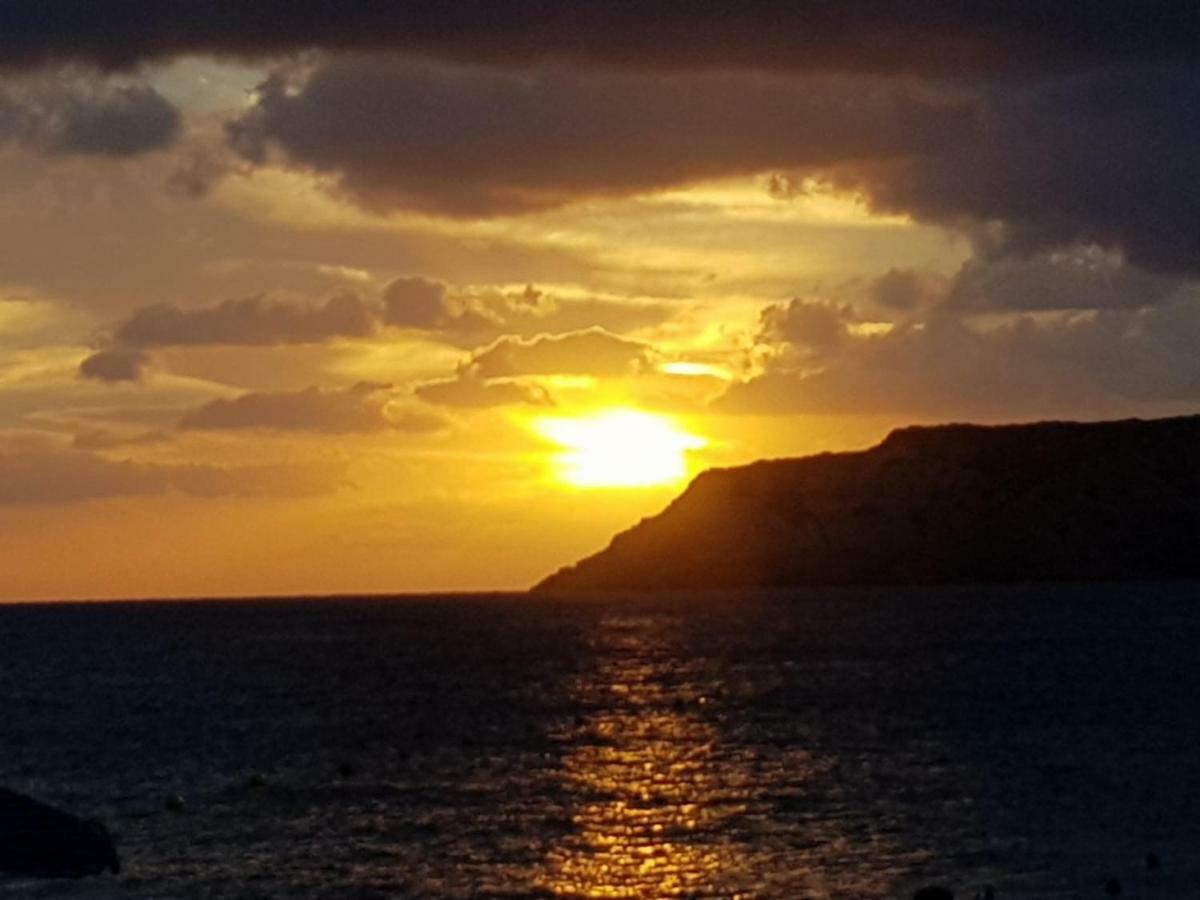 Komissa΄S Beach House Agia Pelagia Eksteriør billede